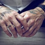 Tatouage bracelet homme : 20 inspirations